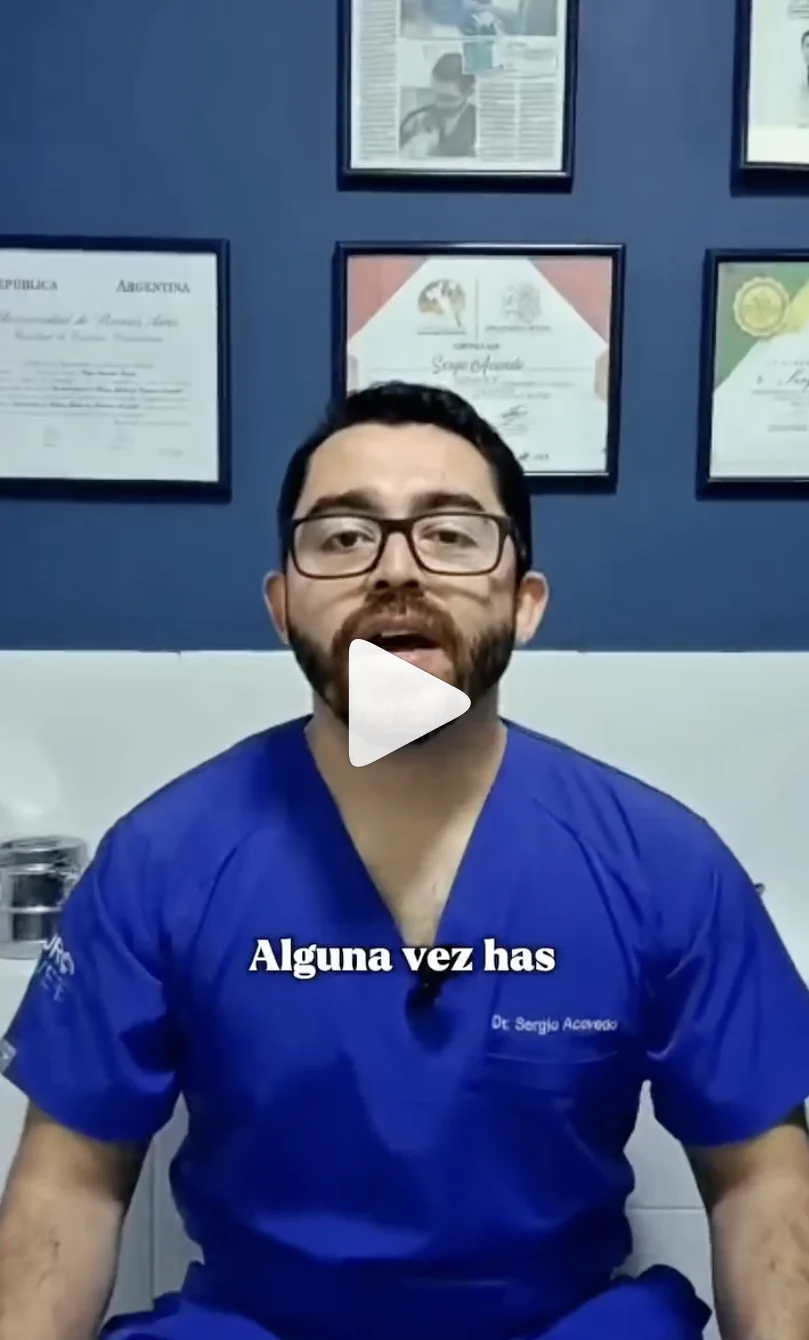 Fotograma del reel de neurología: especialista hablando a cámara
